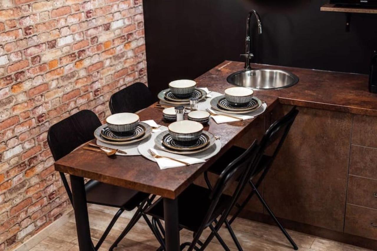 Very Stylish And Ac Apartament *