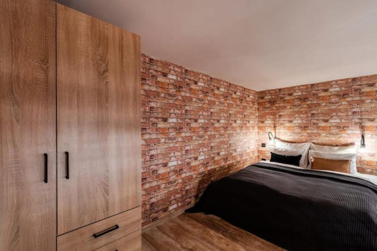 Very Stylish And Ac Apartament