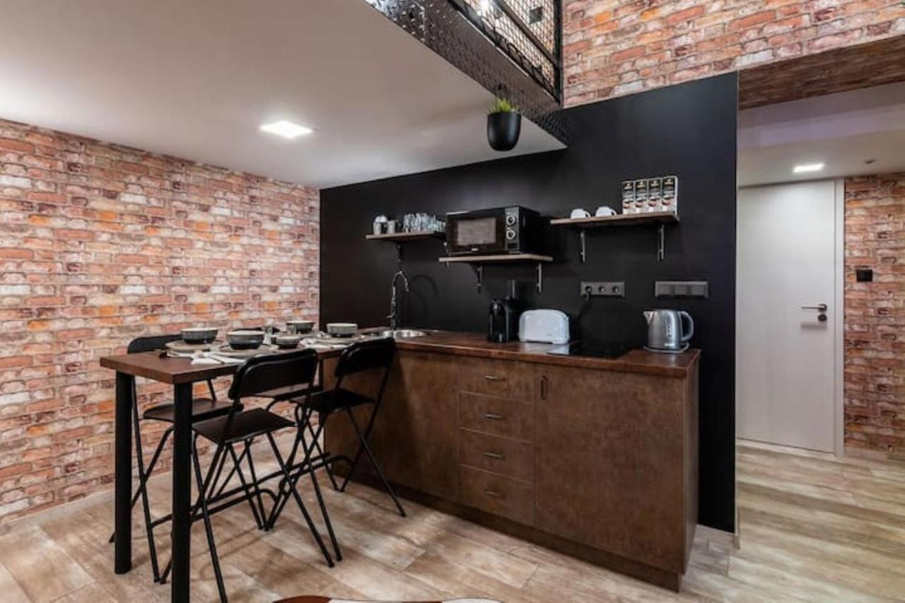 Very Stylish And Ac Apartament *